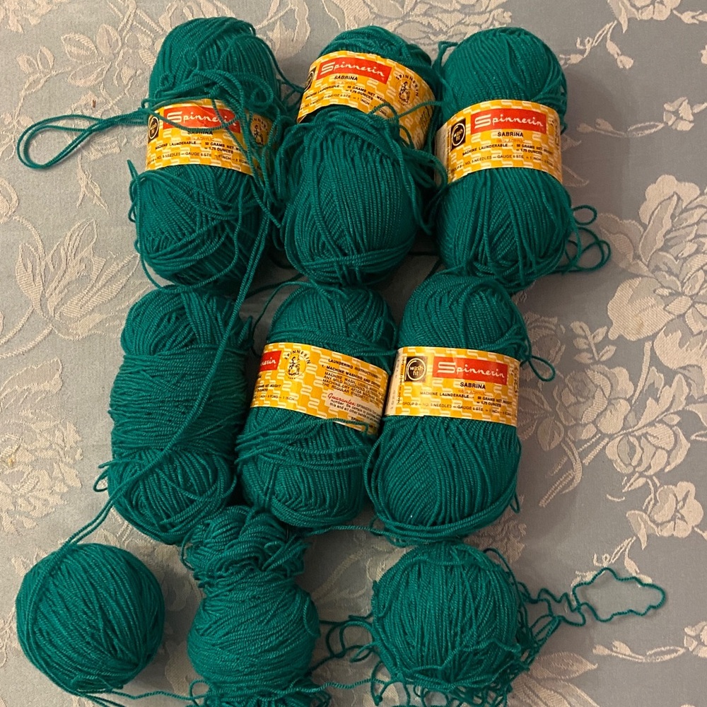 Spinnerin Sabrina Shamrock Green Yarn Bundle
